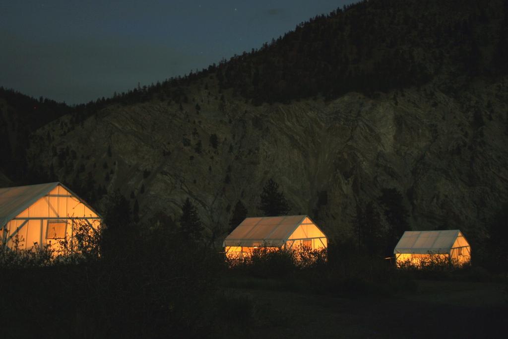 Kumsheen Rafting Resort Lytton Εξωτερικό φωτογραφία